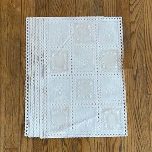 Set of 6 plastic placemats